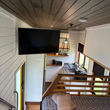 Ocean Breeze Tiny House - Ocean And Lake View Mallacoota Exterior photo